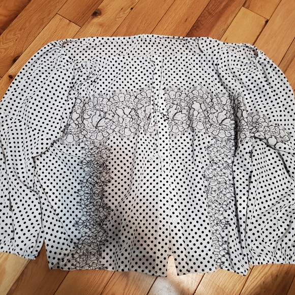 Polka dot off shoulder top - Picture 2 of 3